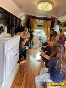 2011 E450 Mobile Hair & Nail Salon Truck 25 Florida Gas Engine for Sale