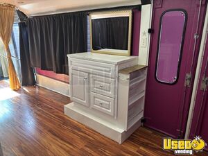 2011 E450 Mobile Hair & Nail Salon Truck 31 Florida Gas Engine for Sale