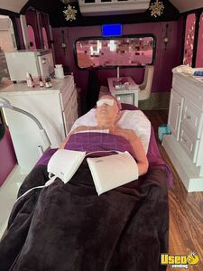 2011 E450 Mobile Hair & Nail Salon Truck Exterior Work Lights Florida Gas Engine for Sale