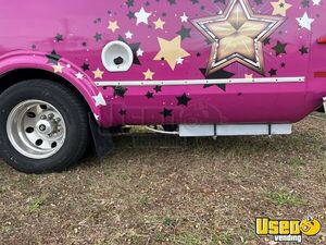 2011 E450 Mobile Hair & Nail Salon Truck Interior Lighting Florida Gas Engine for Sale