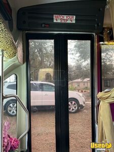 2011 E450 Mobile Hair & Nail Salon Truck Sound System Florida Gas Engine for Sale