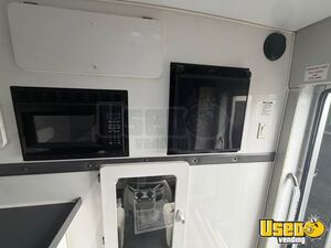 2011 E450 Pet Care / Veterinary Truck Breaker Panel New York Gas Engine for Sale