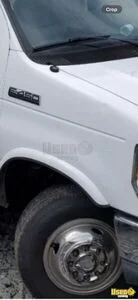 2011 E450 Pet Care / Veterinary Truck Interior Lighting New York Gas Engine for Sale