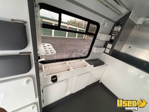 2011 E450 Pet Care / Veterinary Truck Interior Lighting New York Gas Engine for Sale