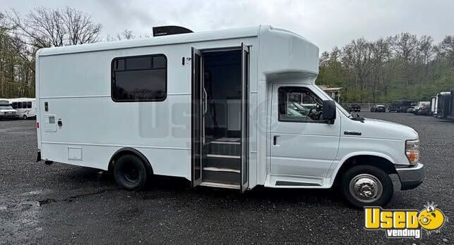 2011 E450 Pet Care / Veterinary Truck New York Gas Engine for Sale