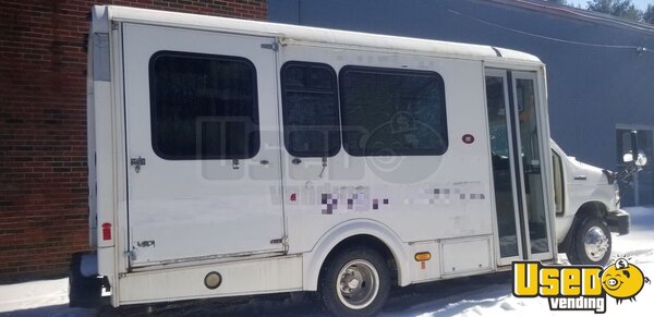 2011 Econoline E350 Shuttle Bus Shuttle Bus New Hampshire Gas Engine for Sale