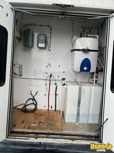2011 Econoline Pet Care / Veterinary Truck Hot Water Heater California Gas Engine for Sale