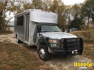 2011 F550 Shuttle Bus Air Conditioning Kansas Diesel Engine for Sale