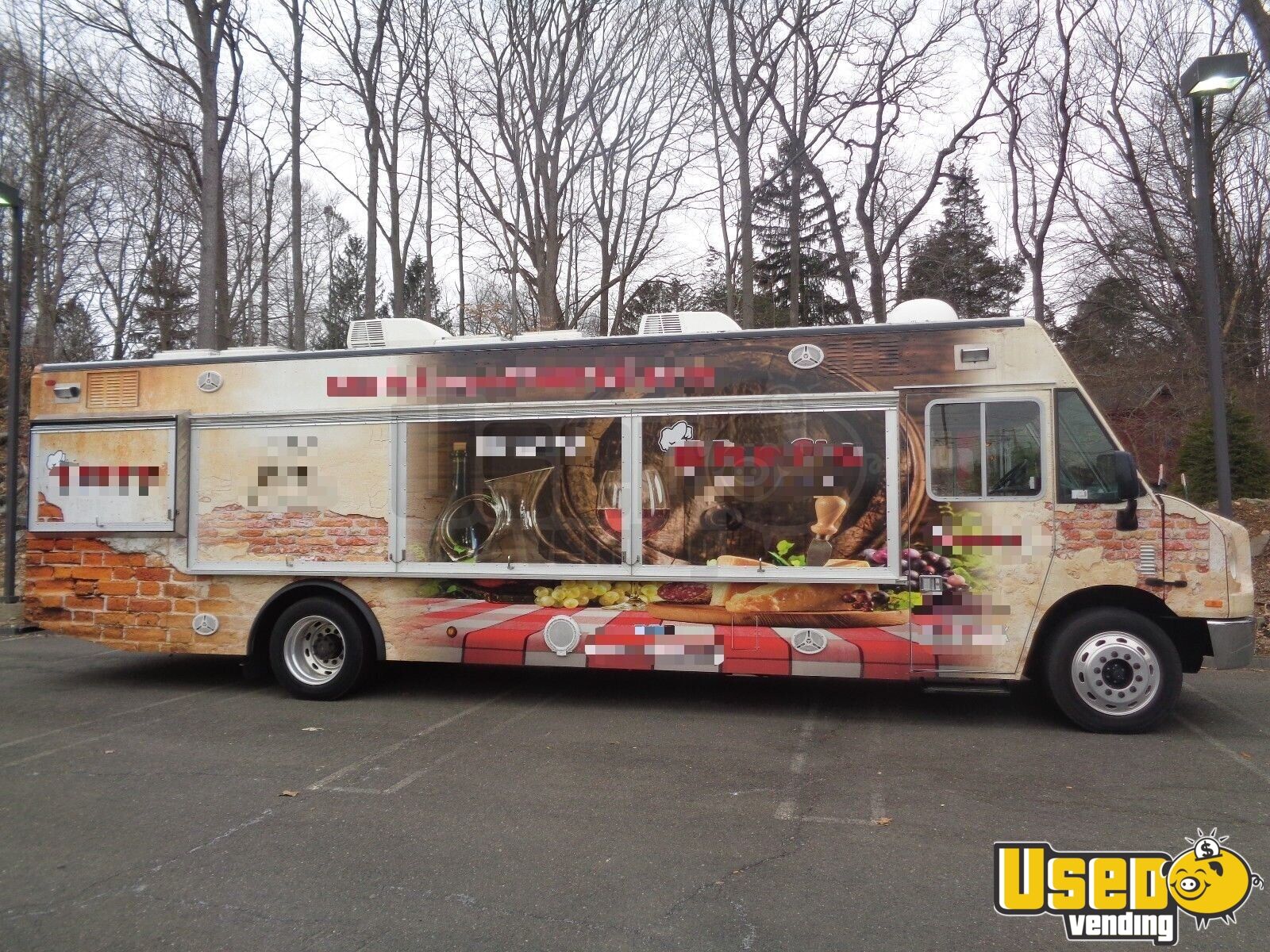 2011 Freightliner Food Truck Mobile Kitchen for Sale in Connecticut