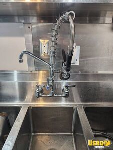 2011 Mt45 All-purpose Food Truck Pro Fire Suppression System British Columbia Diesel Engine for Sale