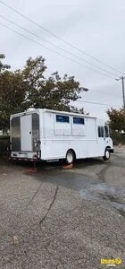 2011 Mt45 All-purpose Food Truck Stainless Steel Wall Covers British Columbia Diesel Engine for Sale
