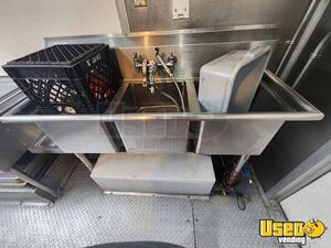 2011 Mt45 All-purpose Food Truck Steam Table British Columbia Diesel Engine for Sale