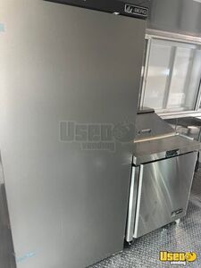 2011 Mt55 All-purpose Food Truck Diamond Plated Aluminum Flooring Michigan Diesel Engine for Sale