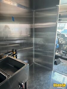 2011 Mt55 All-purpose Food Truck Exterior Customer Counter Michigan Diesel Engine for Sale