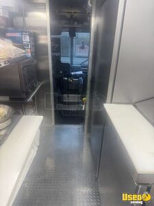 2011 Mt55 All-purpose Food Truck Steam Table Michigan Diesel Engine for Sale