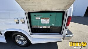 2011 Pet Pro Pet Care / Veterinary Truck 33 California Gas Engine for Sale