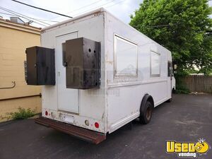 2011 Step Van Kitchen Food Truck All-purpose Food Truck Concession Window Illinois Gas Engine for Sale