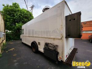2011 Step Van Kitchen Food Truck All-purpose Food Truck Stainless Steel Wall Covers Illinois Gas Engine for Sale