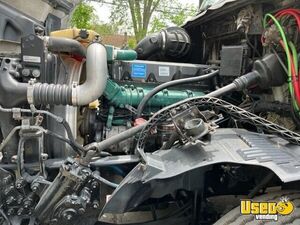 2011 Vnl Volvo Semi Truck 11 Michigan for Sale