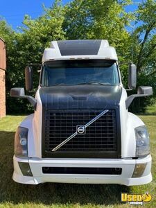 2011 Vnl Volvo Semi Truck Roof Wing Michigan for Sale