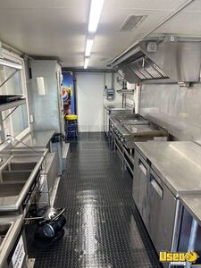 2011 W62 All-purpose Food Truck Cabinets Wisconsin Gas Engine for Sale