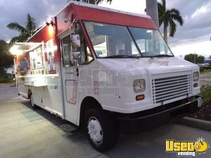 2011 32' Workhorse W62 Food Truck with Pro-Fire Suppression for Sale in Florida!