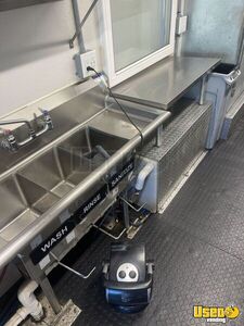 2011 W62 All-purpose Food Truck Stainless Steel Wall Covers Wisconsin Gas Engine for Sale