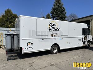 2011 W62 All-purpose Food Truck Wisconsin Gas Engine for Sale