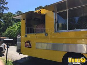 2011 W62 Pizza Truck Pizza Food Truck Cabinets Texas Gas Engine for Sale