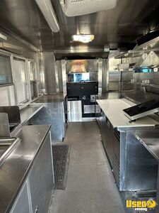 2011 Workhorse Custom C Pizza Food Truck Concession Window Michigan Gas Engine for Sale