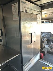2011 Workhorse Custom C Pizza Food Truck Stainless Steel Wall Covers Michigan Gas Engine for Sale