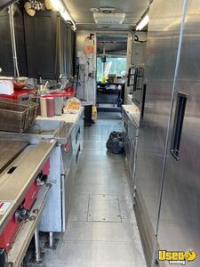 2011 Workhorse Food Truck All-purpose Food Truck Deep Freezer New Jersey Gas Engine for Sale