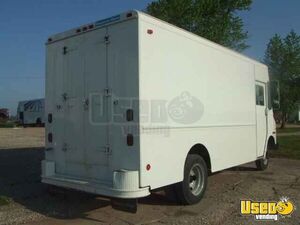 2011 Workhorse Step Van Kitchen Food Truck All-purpose Food Truck Concession Window Michigan for Sale