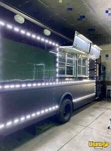 2011 Workhorse Step Van Kitchen Food Truck All-purpose Food Truck Indiana Gas Engine for Sale