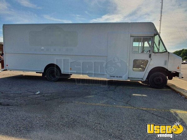 2011 Workhorse Step Van Kitchen Food Truck All-purpose Food Truck Michigan for Sale