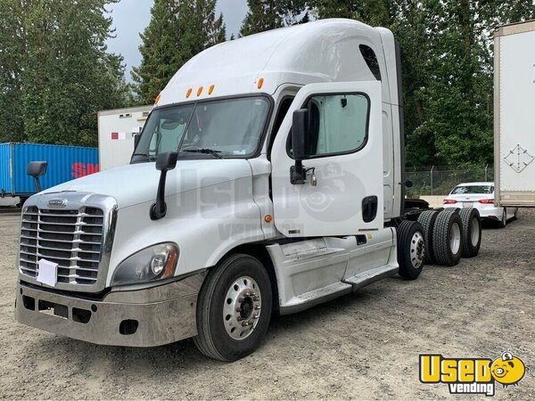 2012 Cascadia Freightliner Semi Truck Oregon for Sale