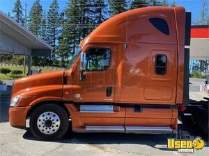 2012 Cascadia Freightliner Semi Truck Washington for Sale