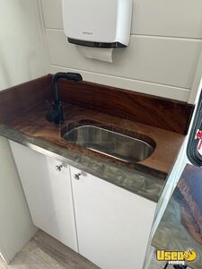 2012 E-450 Dual W Dual Rear Wheels Shuttle Bus Toilet Pennsylvania Gas Engine for Sale