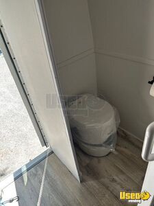 2012 E-450 Mobile Hair & Nail Salon Truck Additional 10 Pennsylvania Gas Engine for Sale