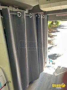 2012 E-450 Mobile Hair & Nail Salon Truck Tv/dvd Pennsylvania Gas Engine for Sale