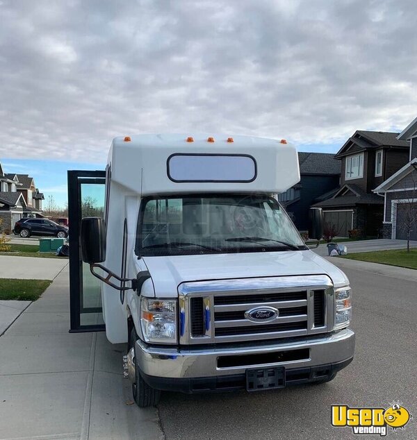 2012 E-450 Super Duty Beverage Concession Truck Coffee & Beverage Truck Alberta Gas Engine for Sale