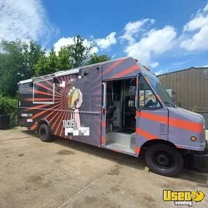 2012 Ford E450 Super Duty All-Purpose Food Truck with Fire Suppression System for Sale in Texas!
