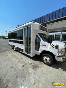 2012 E450 Econoline Passenger Bus Shuttle Bus Backup Camera New York Gas Engine for Sale