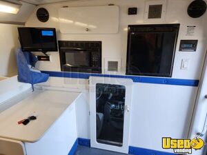 2012 E450 Mobile Pet Grooming Truck Pet Care / Veterinary Truck Backup Camera Pennsylvania Gas Engine for Sale