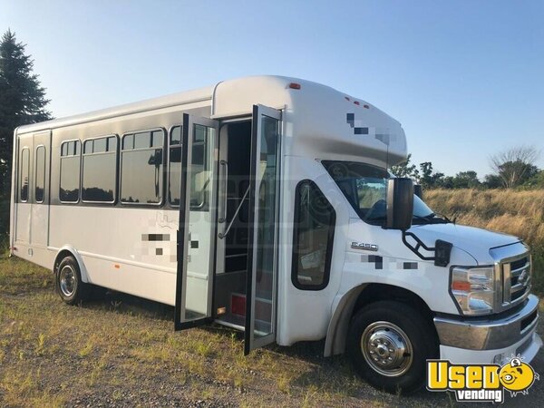 2012 E450 Party Bus Party Bus Michigan Gas Engine for Sale