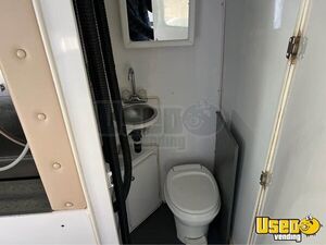 2012 E450 Pet Care / Veterinary Truck 17 Connecticut Gas Engine for Sale