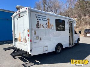 2012 E450 Pet Care / Veterinary Truck Tv/dvd Connecticut Gas Engine for Sale