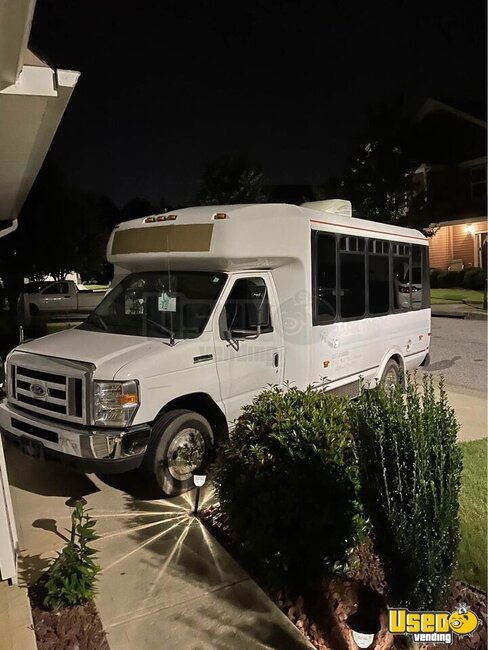 2012 Econoline Mobile Barbershop Truck Mobile Hair & Nail Salon Truck Georgia Gas Engine for Sale