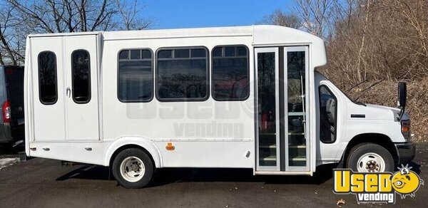 2012 Econoline Shuttle Bus Shuttle Bus Connecticut Gas Engine for Sale