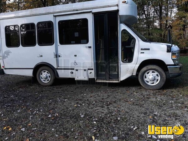 2012 Econoline Shuttle Bus Shuttle Bus Ohio for Sale